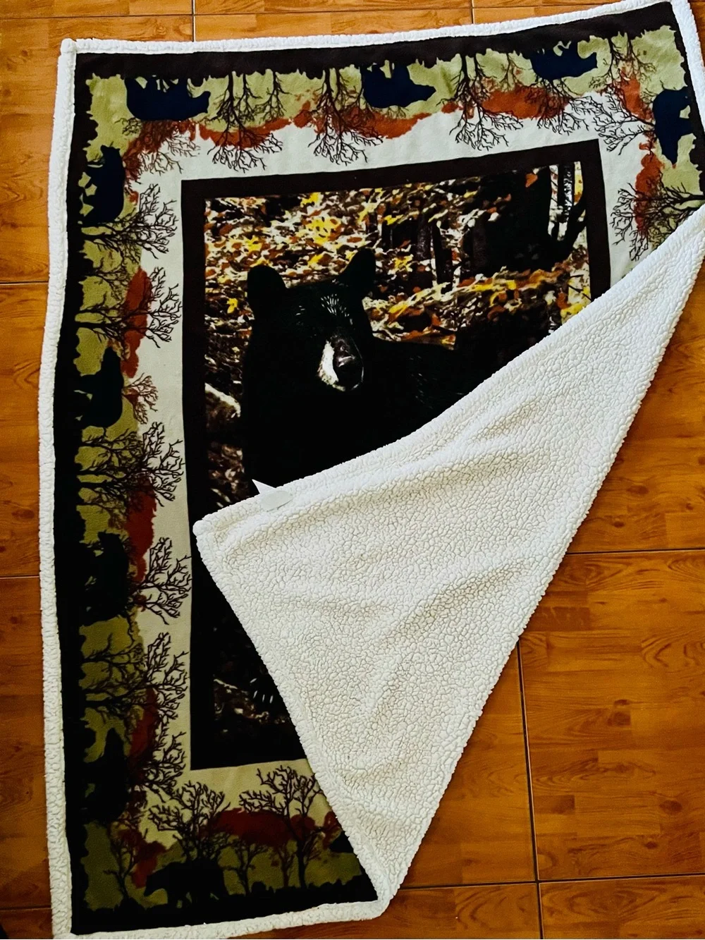 Rustic Black Bear Wall Tapestry - Black and Green